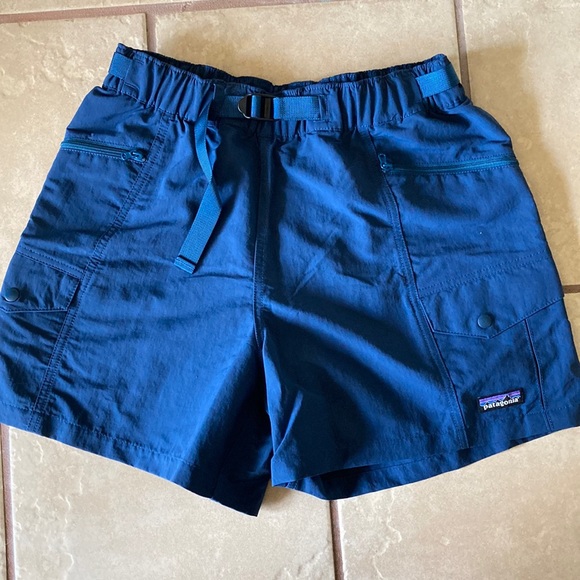 New Patagonia W's Outdoor Everyday Shorts Tidepool Blue M - Picture 2 of 11
